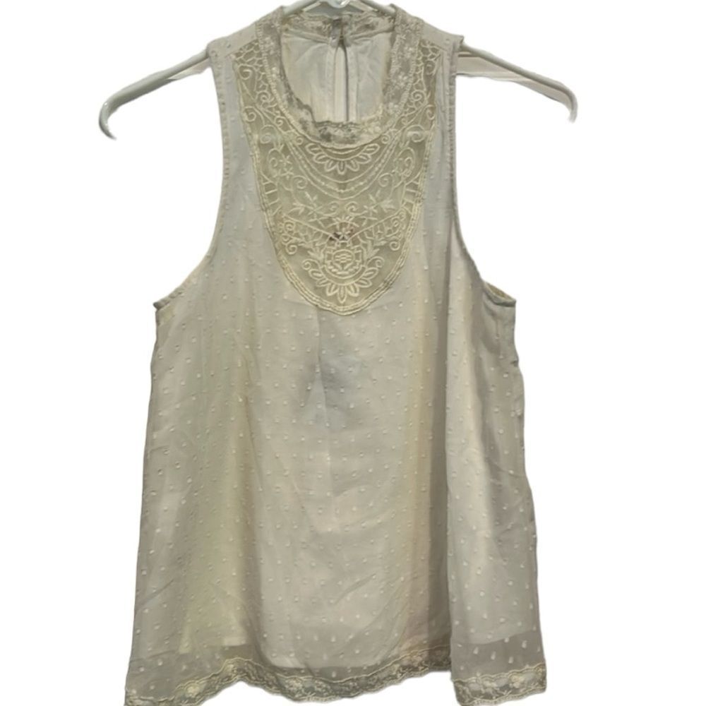 NWT Hollister, off-white sleeveless lace blouse size extra small